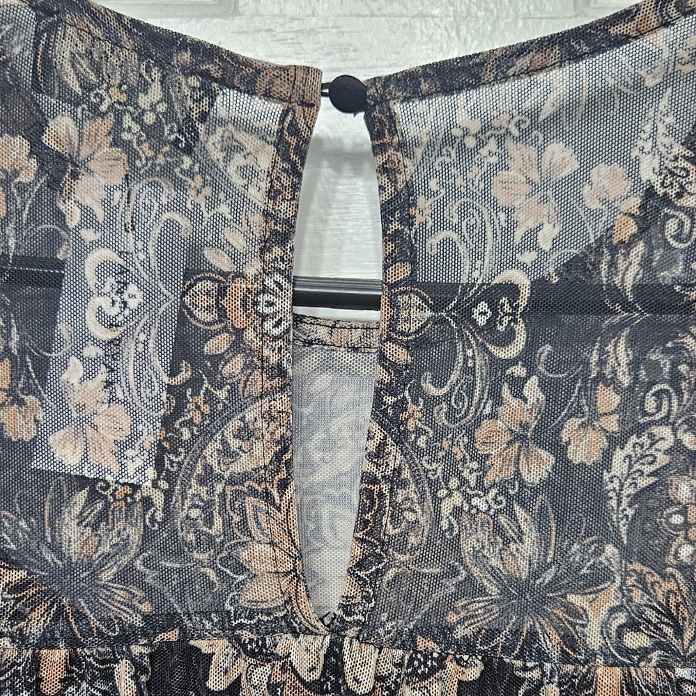 Floral Patterned Top - Picture 2 of 8